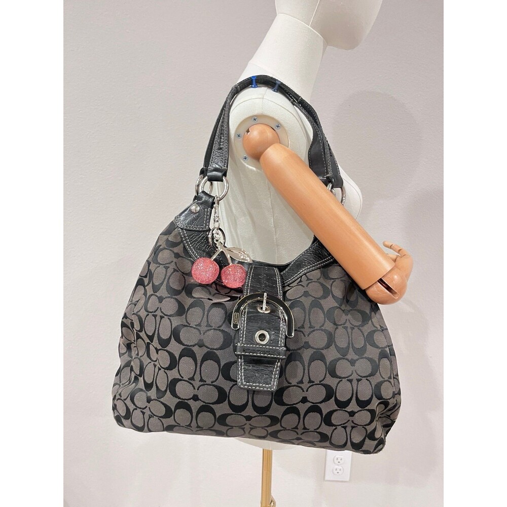 COACH SOHO LYNN SIGNATURE BAG